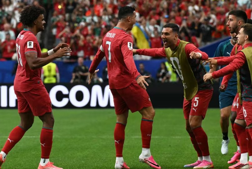 Ronaldo rips up records as Colombia qualify