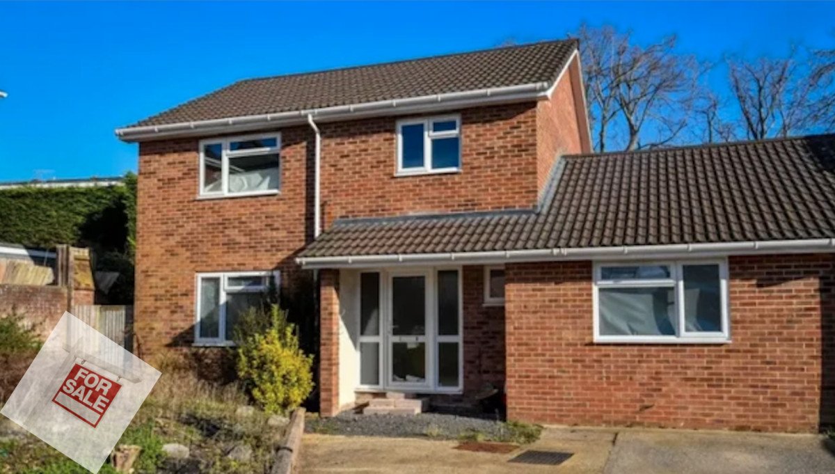 Former home of sergei skripal in Salisbury put up for sale