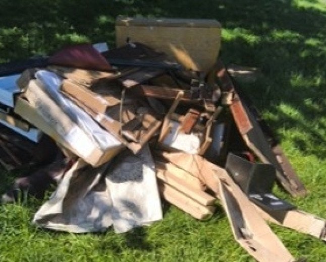 Waste left on verge "temporarily" - Amesbury resident fined £1,000 for fly-tipping