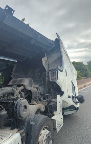 M6 delays near Birmingham after HGV sheds steel load