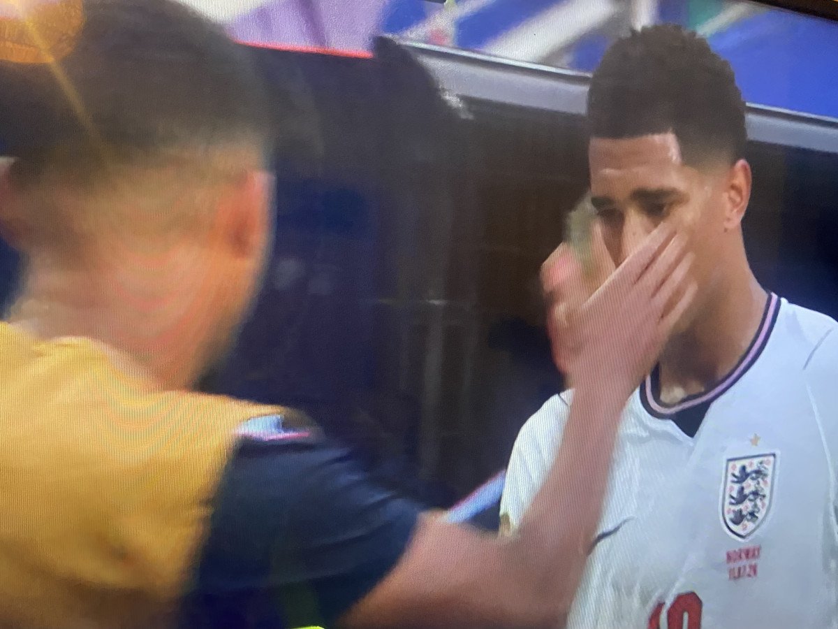 England 2x1 Norway. England get a  place in the World Cup Semi-Finals