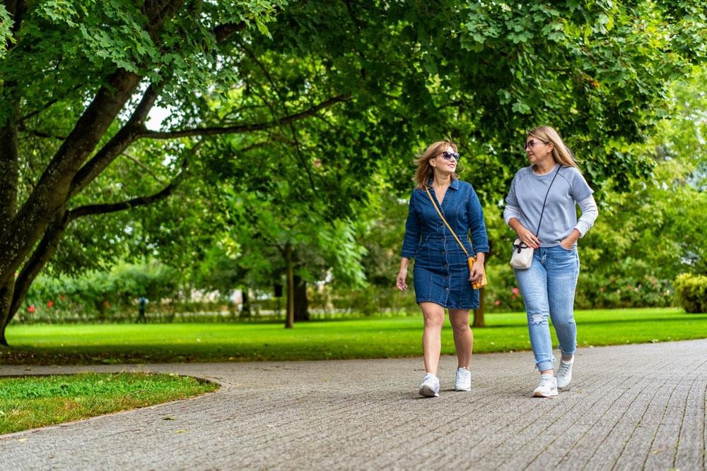 NHS to reward daily walkers with shopping vouchers under new health scheme