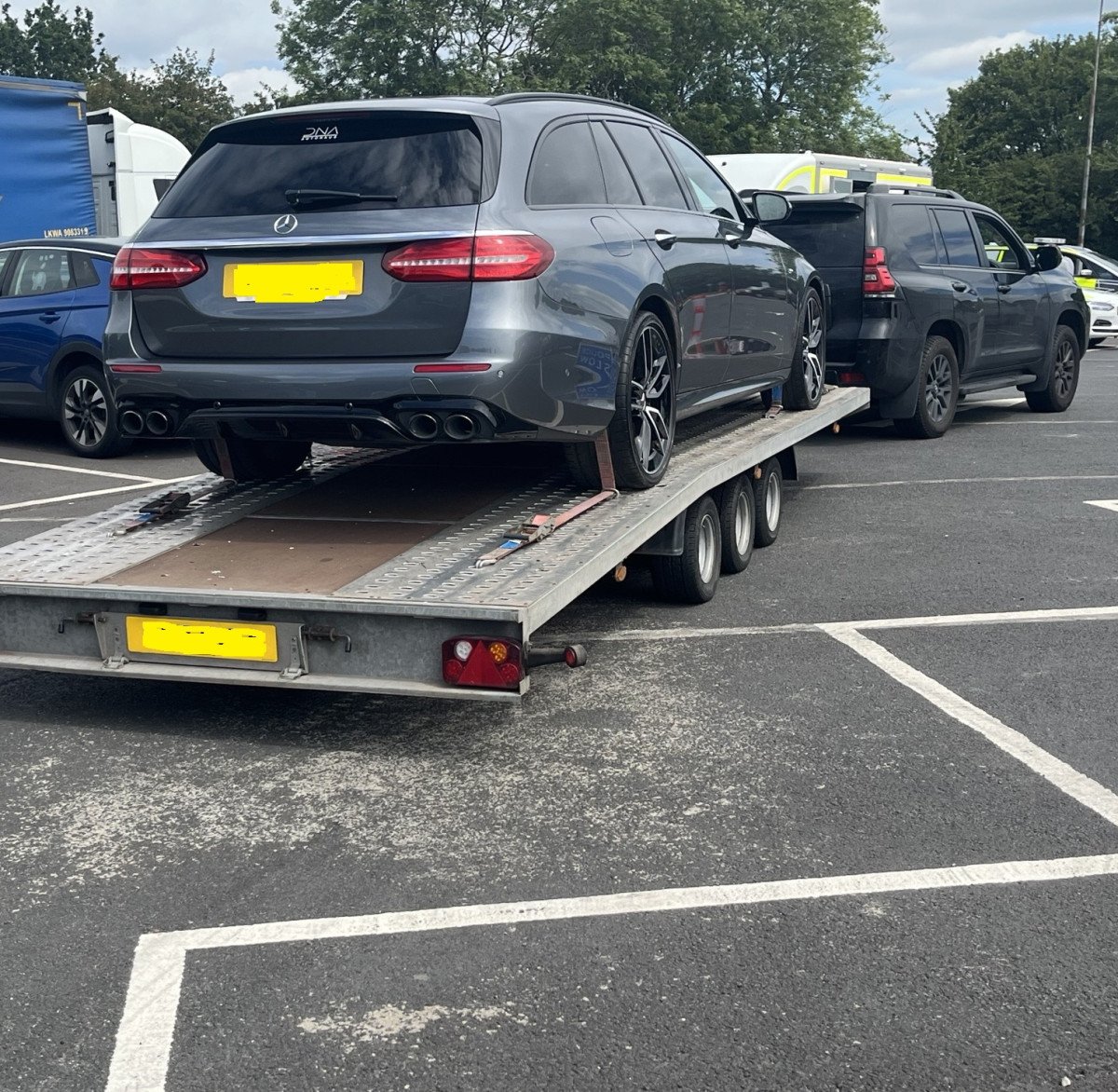 4x4 and trailer operators reminded that tachograph
