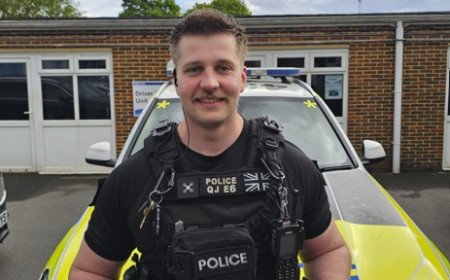 Officer recognised for bravery in helping a woman on fire at a shopping centre