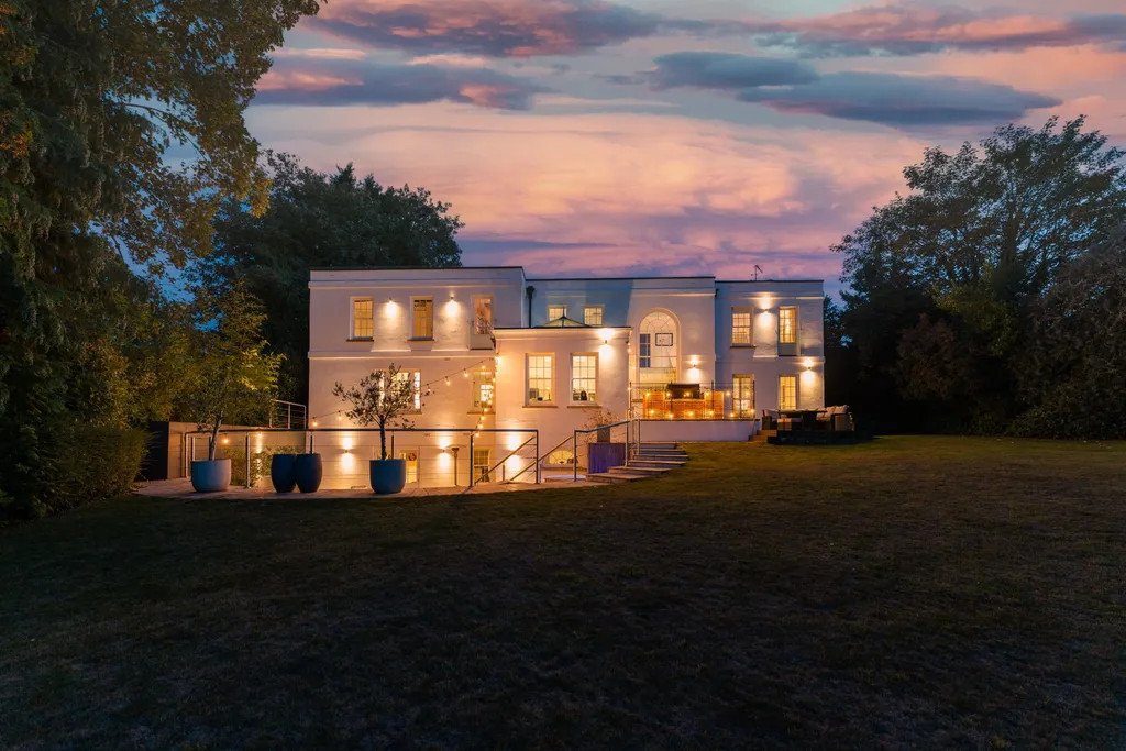 luxury house Salisbury