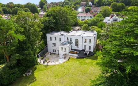luxury house Salisbury